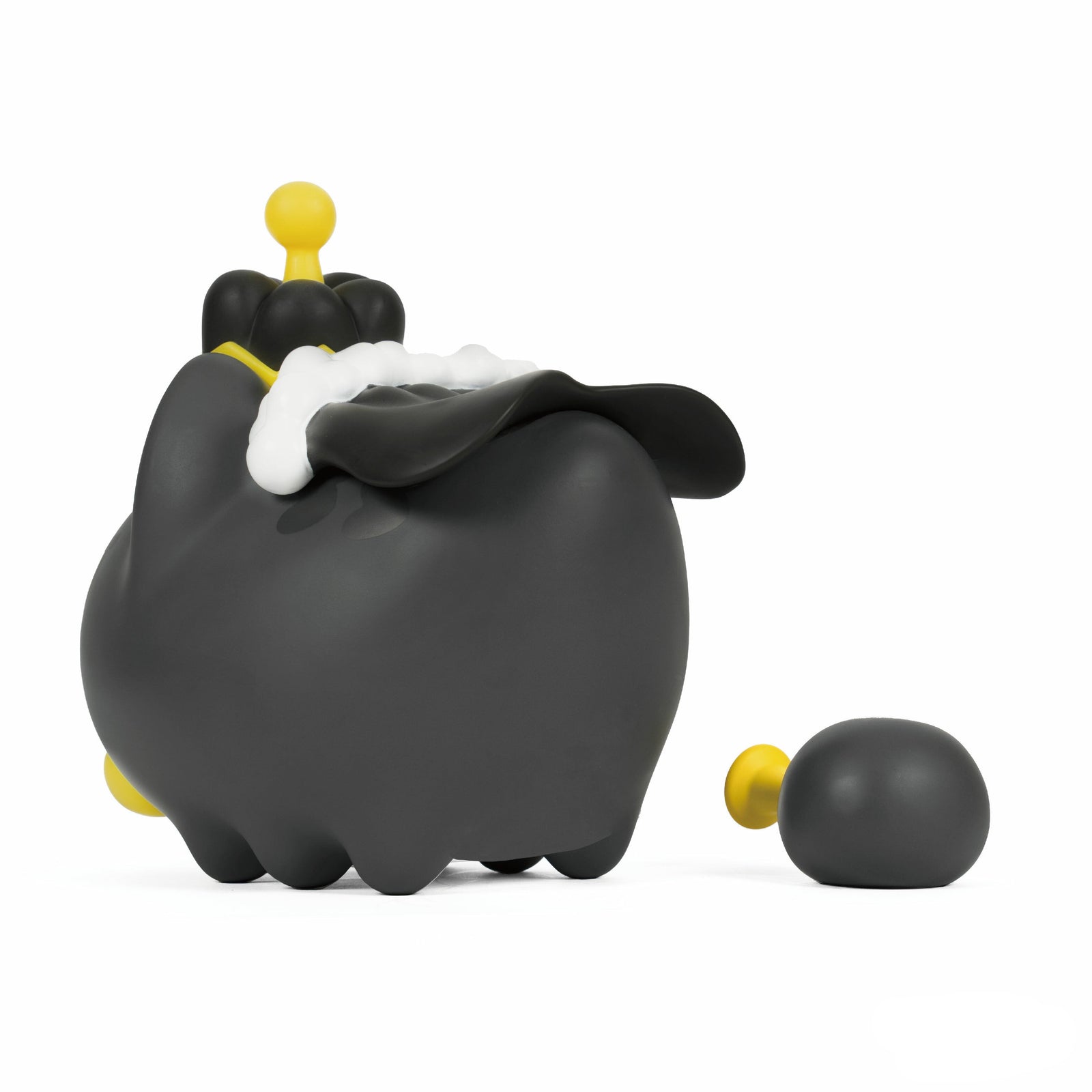 Bugcat Capoo: King Black Bugcat Figurine with Limited Edition Patch Collectible Bugcat Capoo