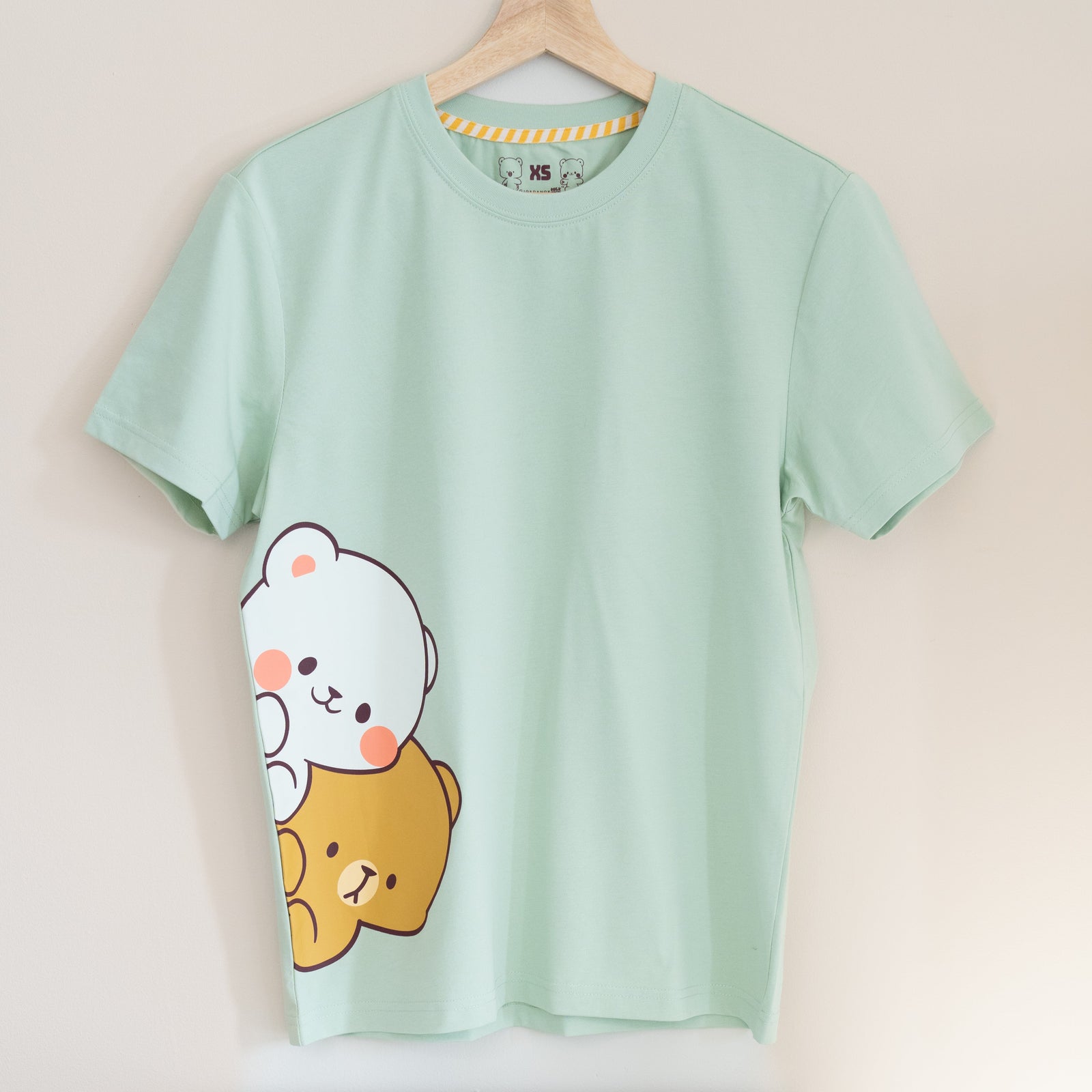 Milk Mocha Bear: Giordano X Milk Mocha Bear: Side Peek-a-Boo T-Shirts Milk Mocha Bear