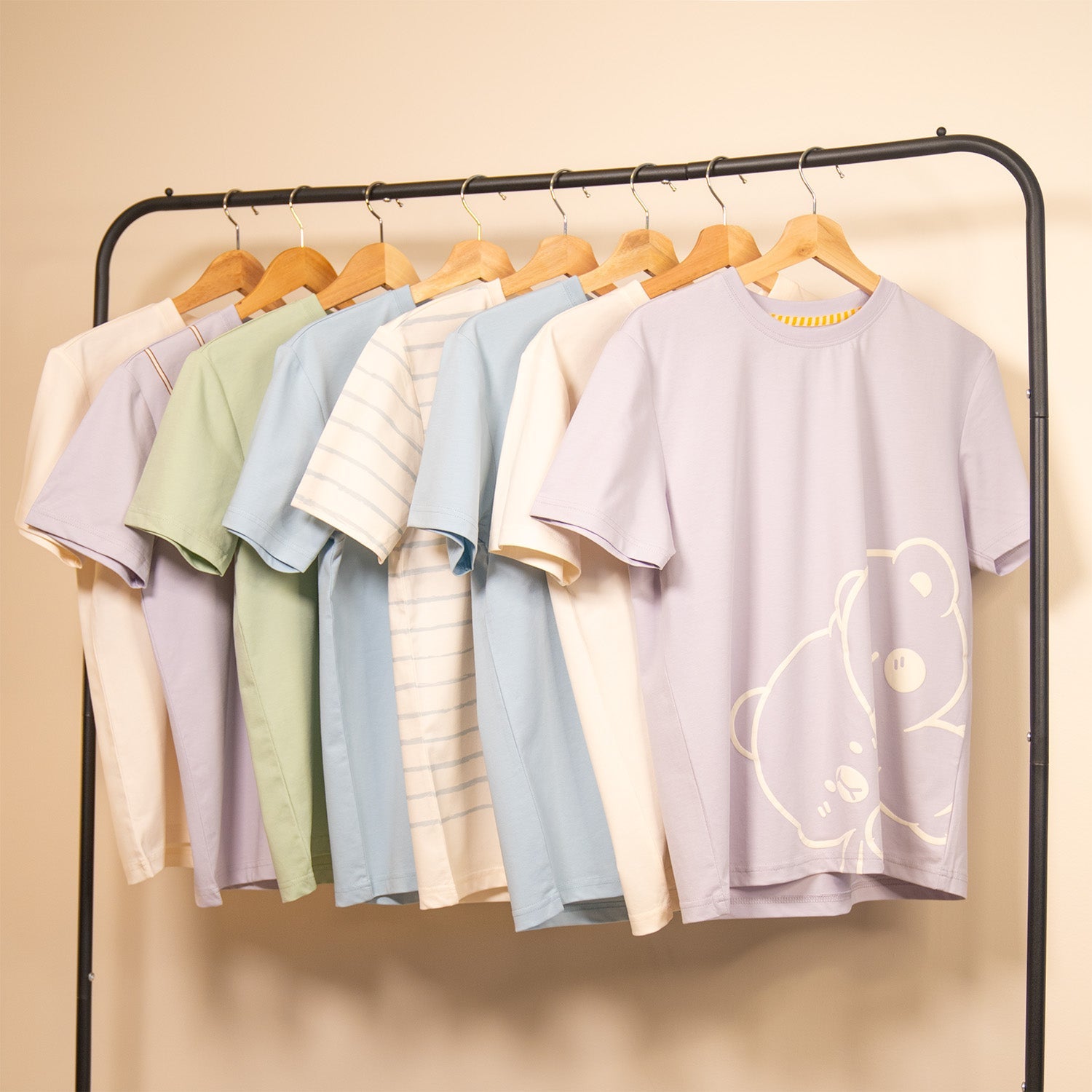 Milk Mocha Bear: Giordano x Milk Mocha Bear: Side Hugging T-Shirts Milk Mocha Bear