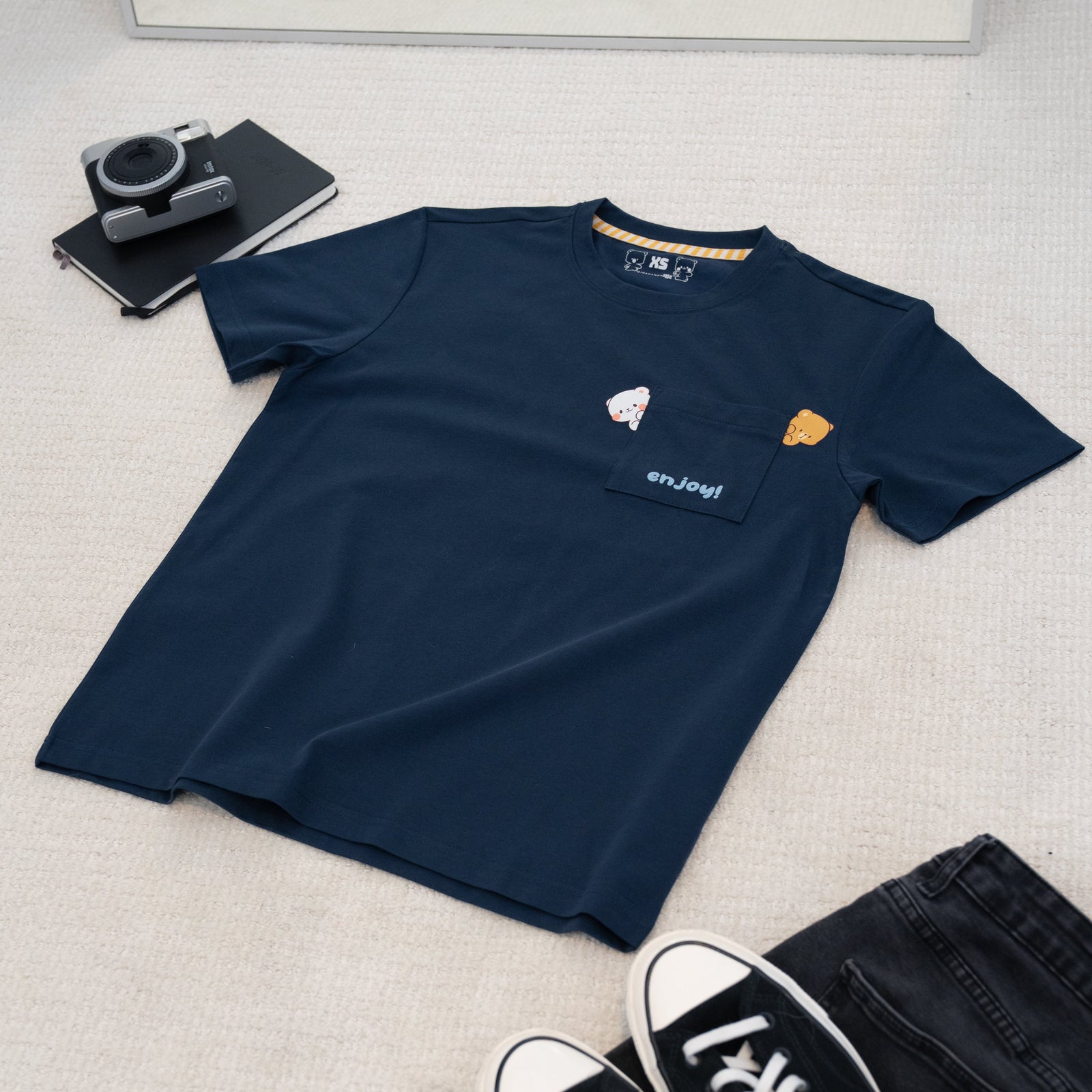 Milk Mocha Bear: Giordano X Milk Mocha Bear: Peek-a-Pocket T-Shirts Milk Mocha Bear