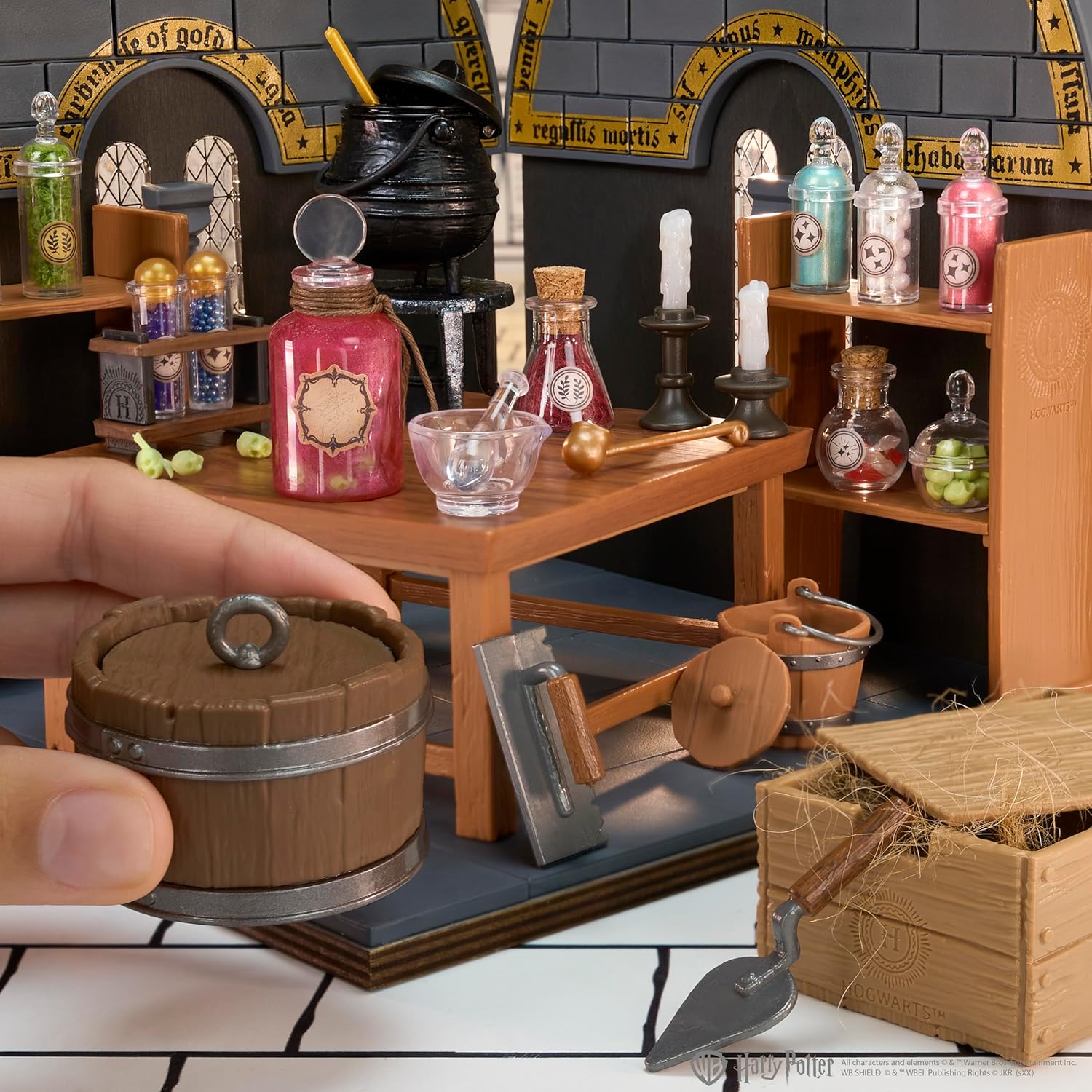 MGA's Miniverse: Make it Mini Potions Class - Harry Potter Toys & Games MGA Entertainment
