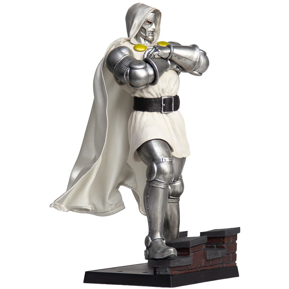 Marvel Collection WV8: Doctor Doom Issue #1 Scene Figure - Gold Label 1:6 Scale Toys & Games McFarlane Toys