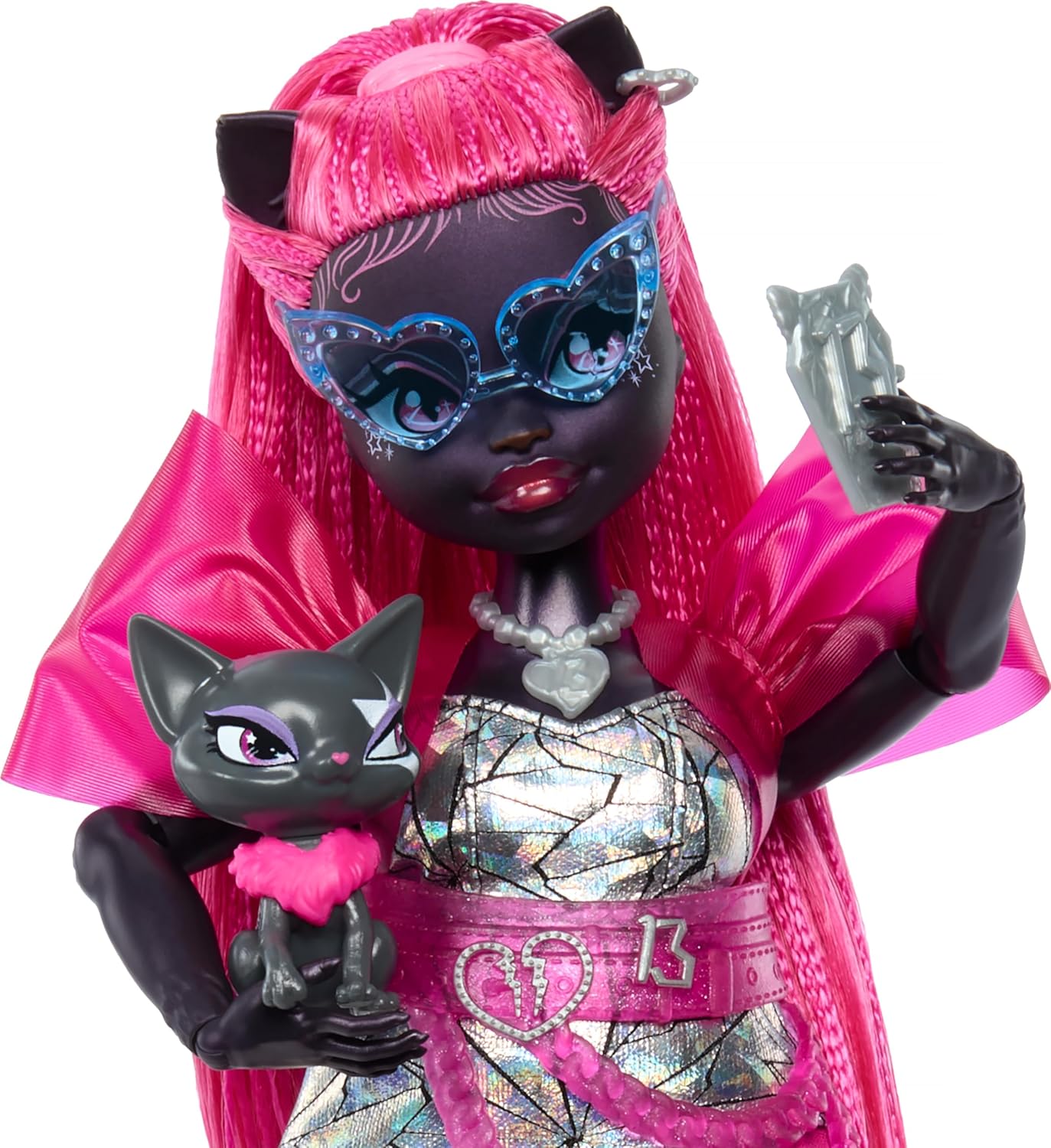 Monster High: Catty Noir Doll and Pet Cat Amulette & Accessories Toys & Games Mattel