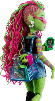 Monster High: Venus McFlytrap Doll & Plant Monster with Pet Cat Chewlian Toys & Games Mattel