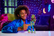 Monster High: Venus McFlytrap Doll & Plant Monster with Pet Cat Chewlian Toys & Games Mattel