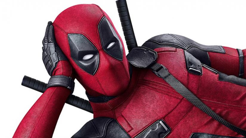 Marvel Gallery: Deadpool Figure Toys & Games Marvel