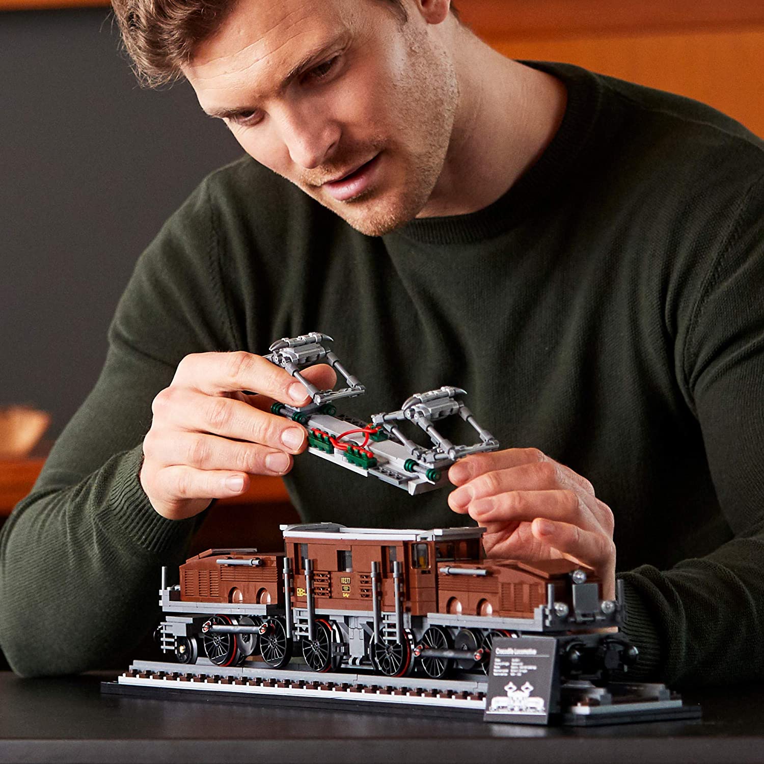 LEGO: Icons [Crocodile Locomotive #10277] LEGO LEGO
