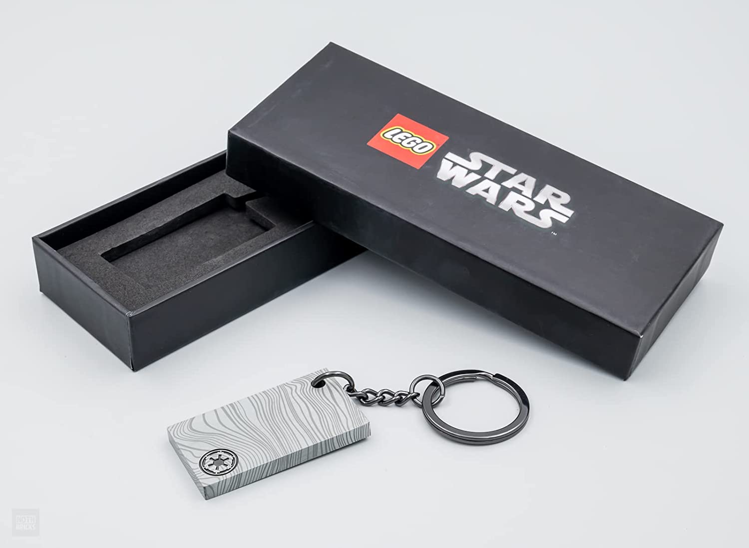 LEGO Star Wars: The Mandalorian Beskar Key Chain [LEGO, #5007403] LEGO LEGO   