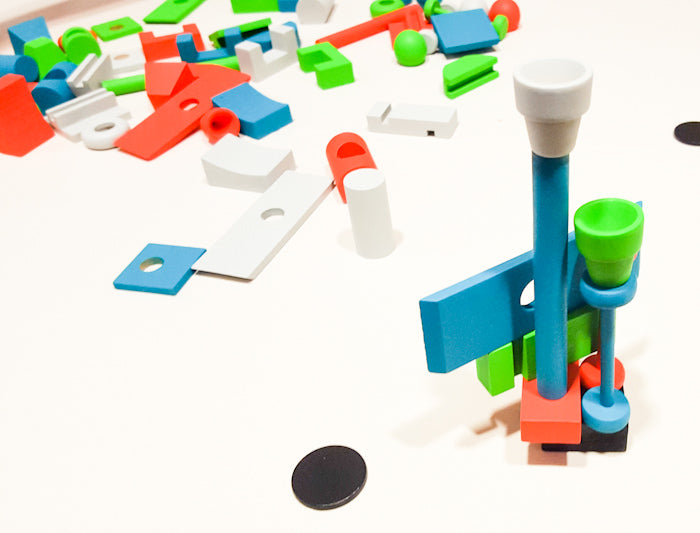 Junk Art - Plastic Edition [Board Game 2-6 Players] Board Game Pretzel Games