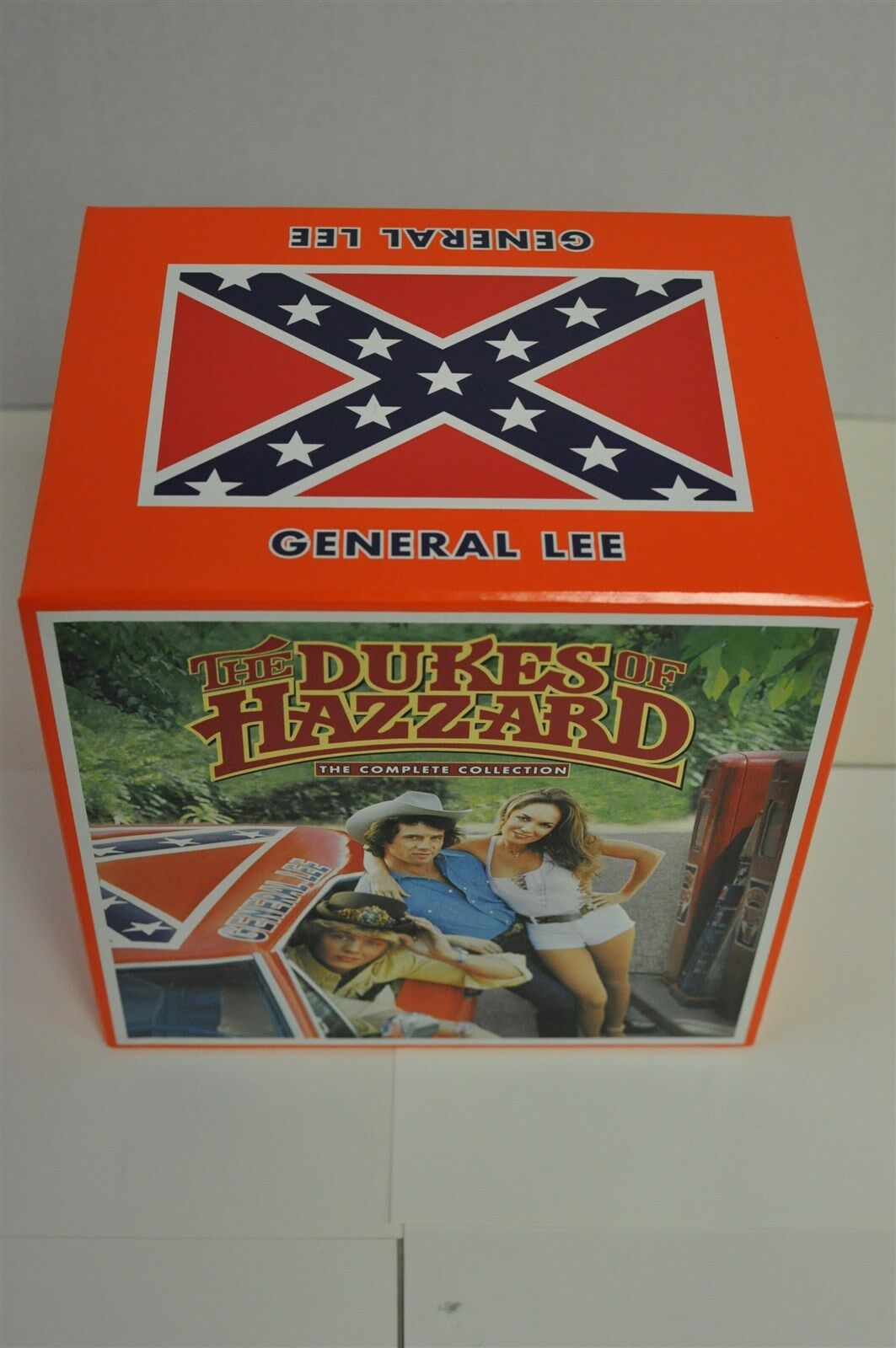 The Dukes of Hazzard: The Complete Collection - General Lee Confederate Flag Box [Collectible] DVDs & Blu-Rays Warner Bros.   