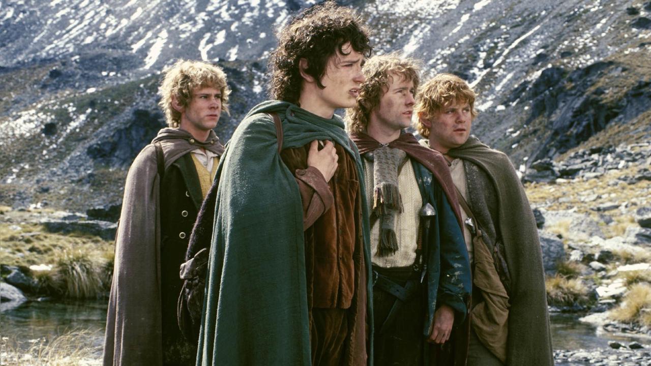 The Lord of the Rings: The Motion Picture Trilogy [Blu-ray Box Set] DVDs & Blu-Rays Warner Bros.   