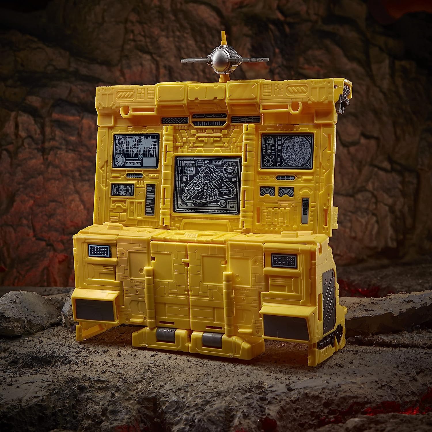 Transformers Generations War for Cybertron: Kingdom Titan WFC-K30 Autobot Ark 19" Action Figure Toys & Games Hasbro