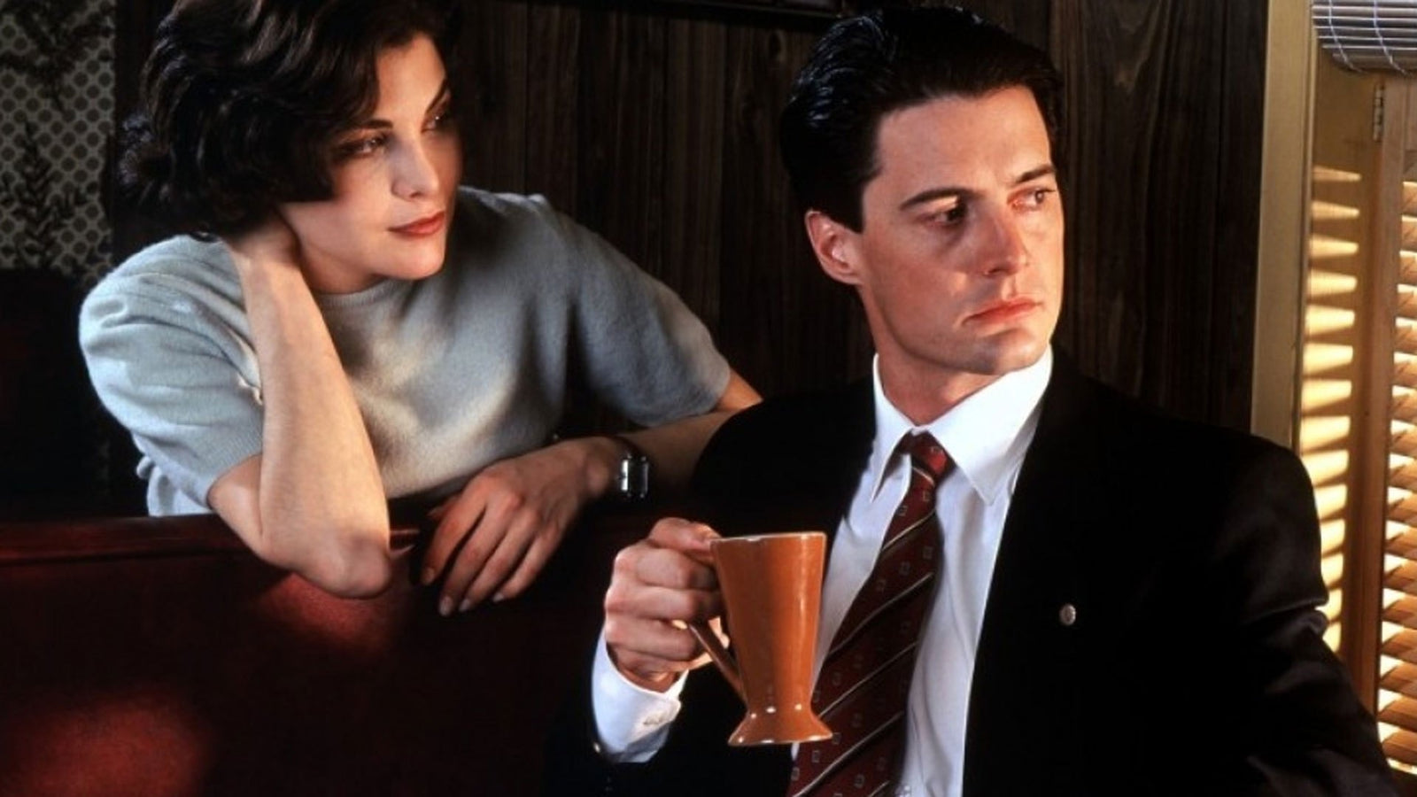 Twin Peaks: The Television Collections [Blu-Ray Box Set] DVDs & Blu-Rays Paramount Pictures   